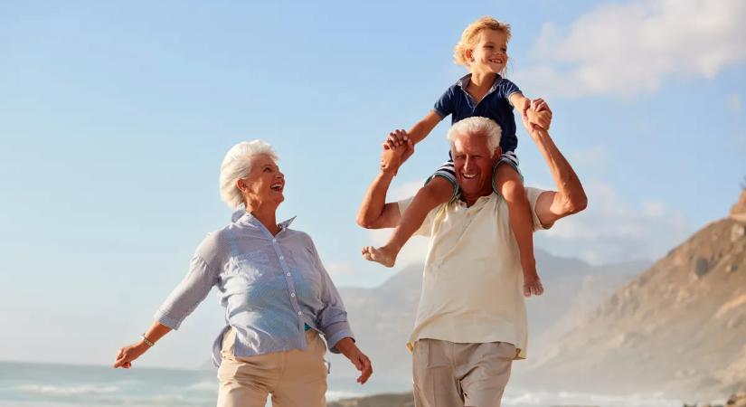 Az unokázás frissen és fiatalosan tart – aktív nagyszülők előnyben