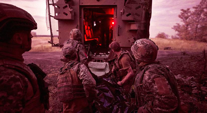 Zelenszkij: Tízezrek haltak meg a Donyec-medence védelmében, azt nem lehet csak úgy odaadni