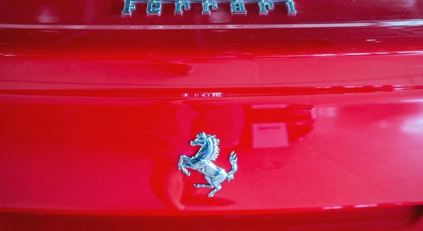 Használtan is 120 millióba kerül ez az olasz autócsoda, amit Debrecenben spottoltak - fotóval!