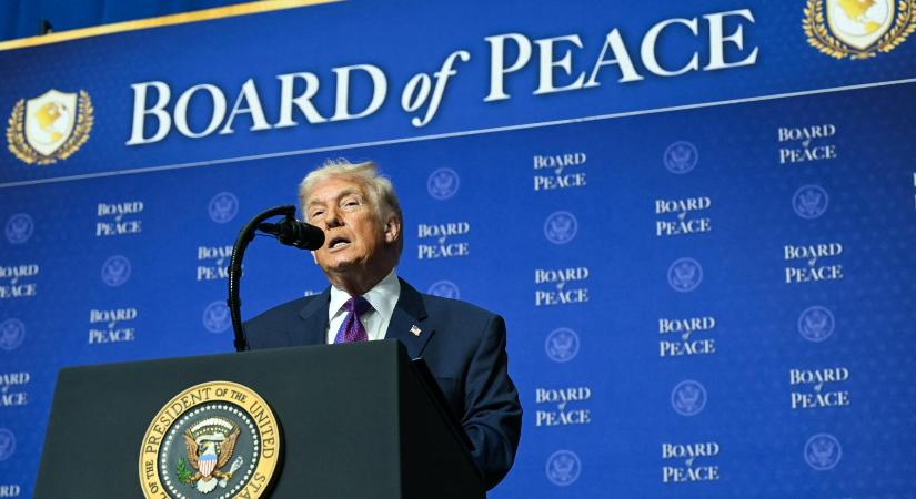 Donald Trump teljes támogatásáról biztosította Orbán Viktort a Béketanács alakuló ülésén