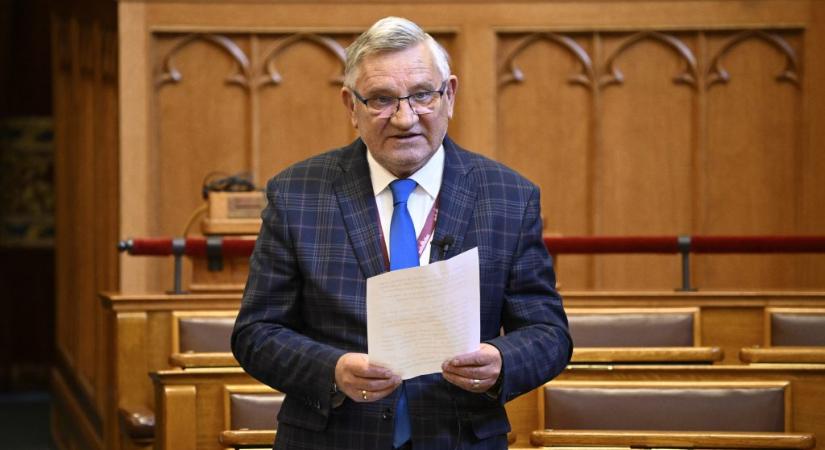 „Sajnos a mai napom nem indult jól” – elütött egy biciklist Földi László KDNP-s képviselő