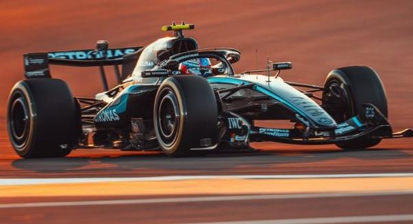 A Mercedes zárta az élen a csütörtöki tesztnapot
