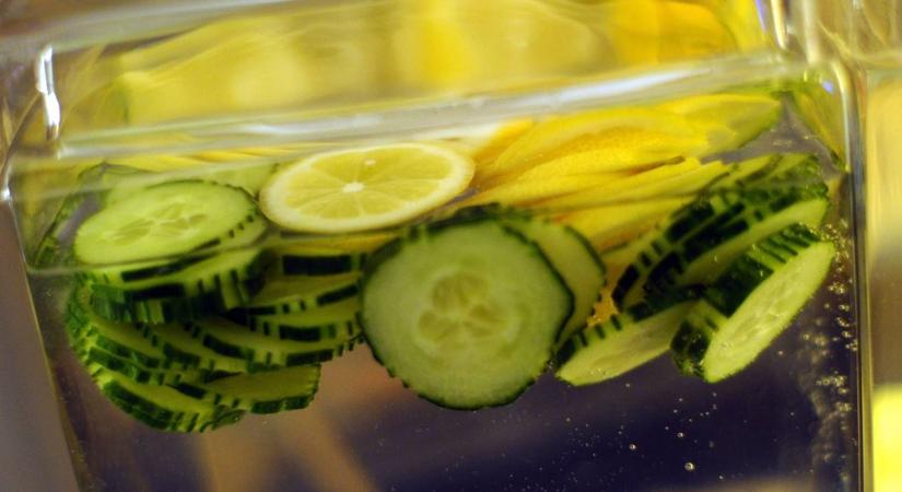 Ezt idd, ha azonnal lapos hasat akarsz: a modellek trükkje fotózás előtt