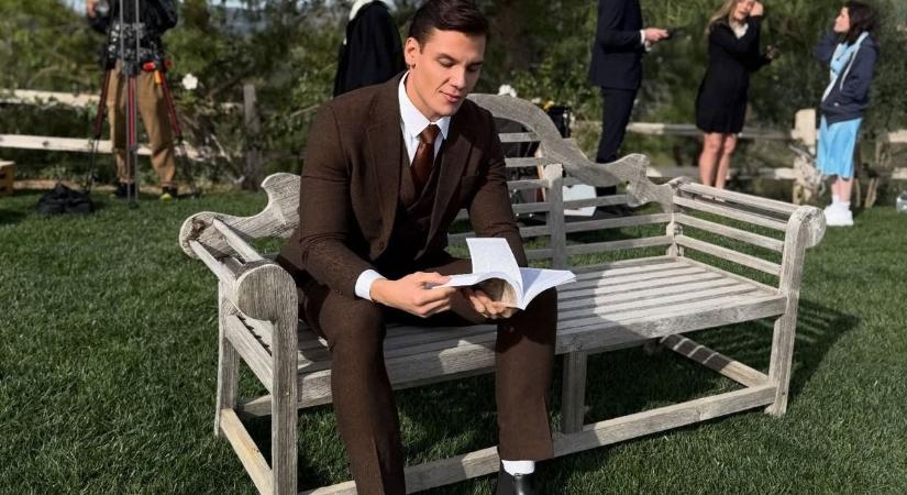 Malibui stábbal készült fotókat osztott meg Budavári Fülöp