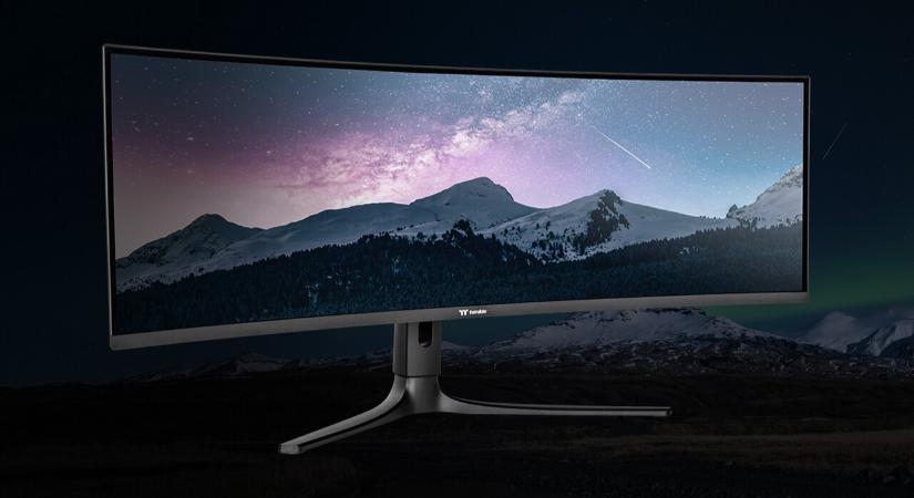 Belesajdulhat a nyakunk, ha túl közelről akarjuk nézni a Thermaltake monitorát