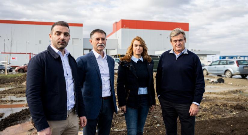 “Cinikusan reagáltak a debreceni városvezetés csinovnyikjai a Semcorp-pánikra” – itt a Tisza Párt állásfoglalása