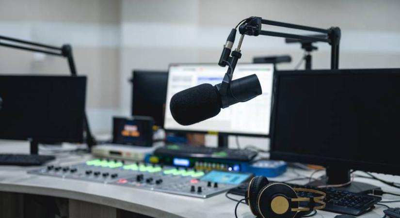 Büntetést kaphat a magyarok kedvenc rádióműsora: olyan hangzott el, aminek nem lehetett volna