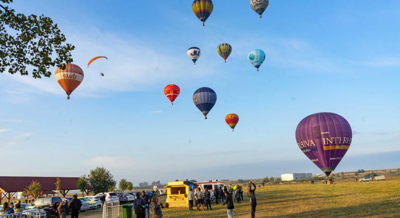 Újra ballonok tarkítják Háromszék egét