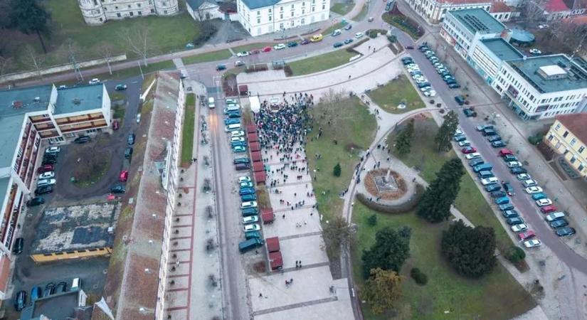 Magyar Péter megint csúnyán beégett, alig néhányan voltak kíváncsiak rá