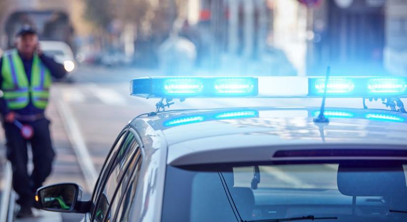 Most érkezett a hír: balesetet szenvedett a honvédelmi miniszter helyettese Budapesten: beléjük hajtott egy autó – ketten megsérültek