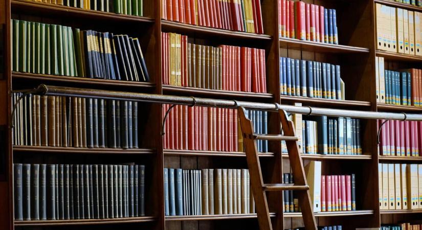 Ukrán könyvespolc lett a Szabó Ervin Könyvtár egyik tagkönyvtárában