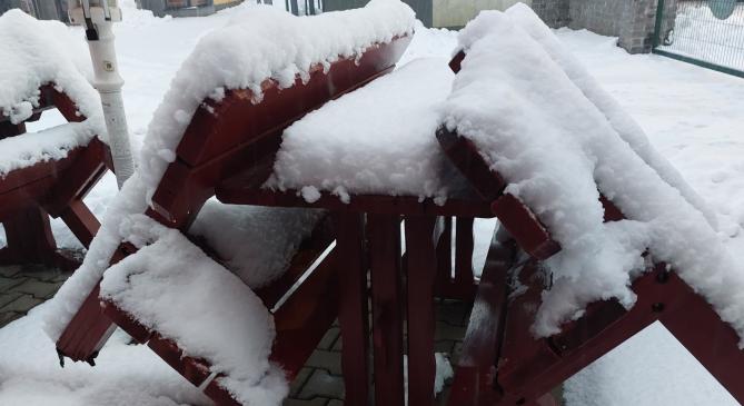 10 centi feletti hótakaró borítja néhol északot