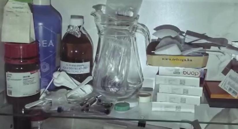 Betegeket kezeltek házilag kotyvasztott gyógyszerekkel
