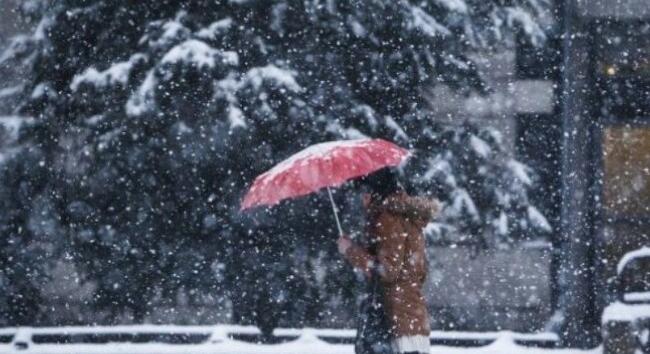 Brutális havazás csap le pénteken: 25 centi hó és viharos hófúvás jöhet