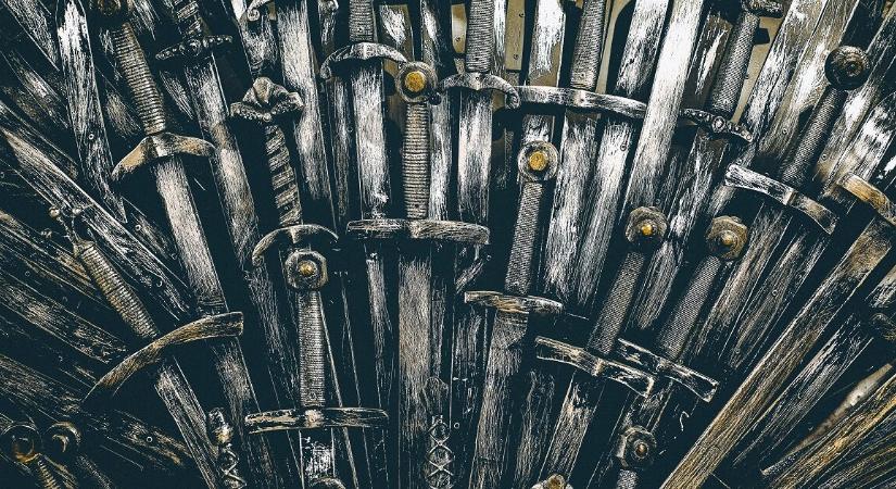 Egy évtized után visszatér Ned Stark – új Trónok harca‑adaptáció érkezik a nyáron