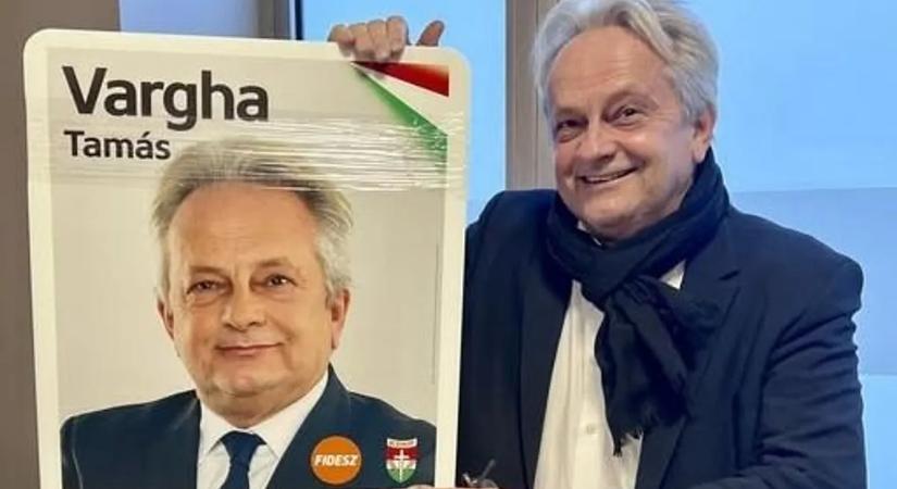 Balesetet szenvedett a honvédelmi miniszter helyettese Budapesten