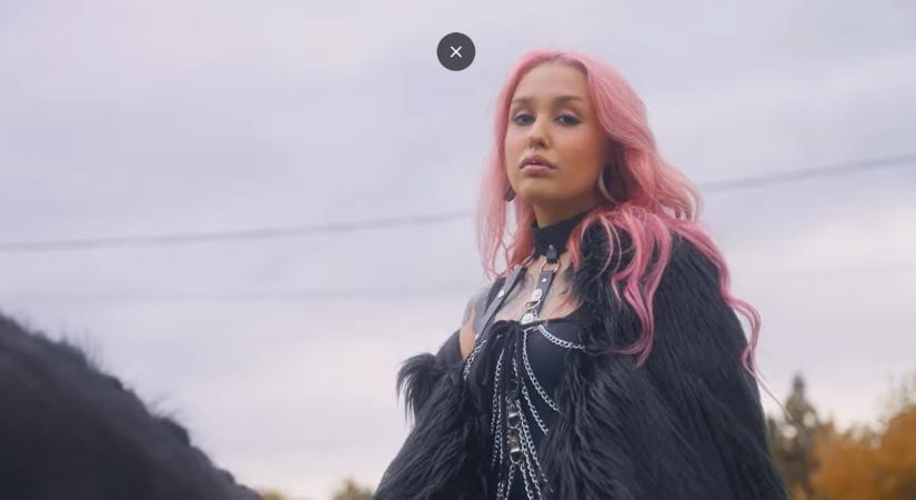 Csak gyűlt a düh, most kitört – az X-Faktor sztárja bedurvult