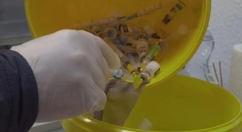 Papíron beoltva, zsebbe fizetve – így működött a gyerekorvos korrupt üzlete