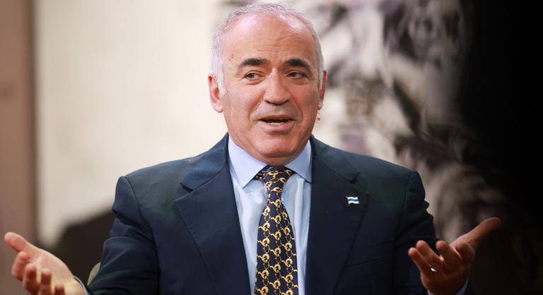 Garri Kaszparov szerint Oroszország összeomlik, és a felét Kína foglalja el