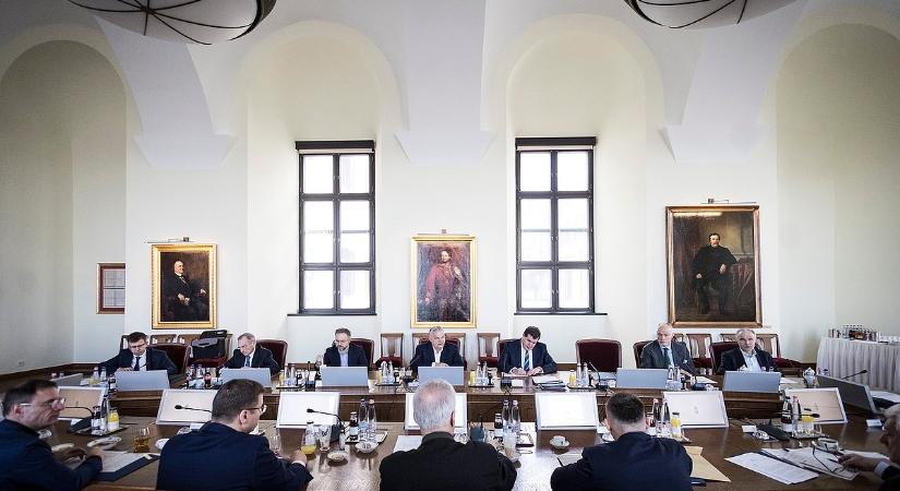 Ennyi kőolajat dob piacra a kormány a stratégiai tartalékból