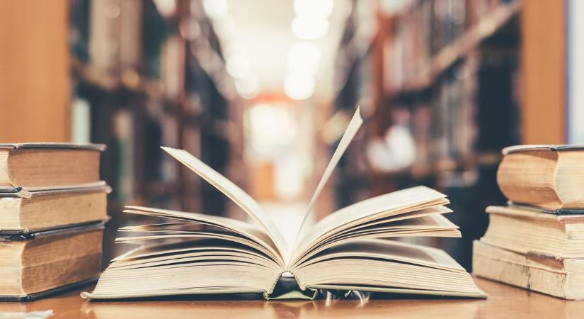 Éjszakai tárlatjárat és Könyvcsere a könyvtárban is várja a pécsi érdeklődőket