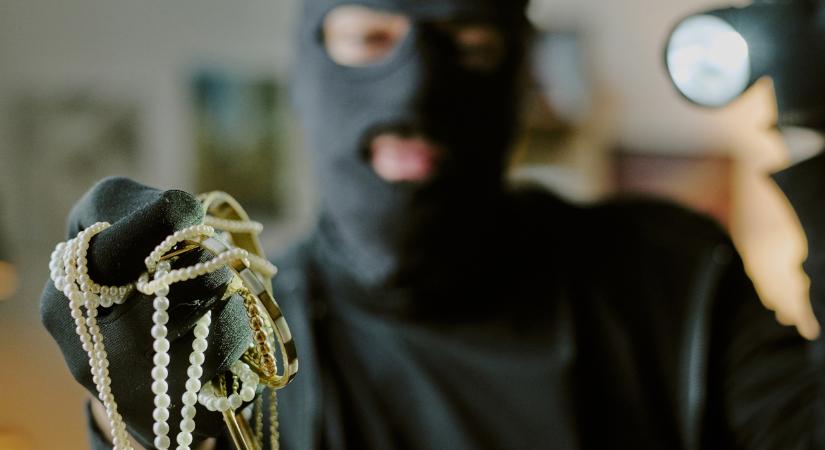 Új módszere van a budapesti betörőknek, bárki lakásába be tudnak így jutni