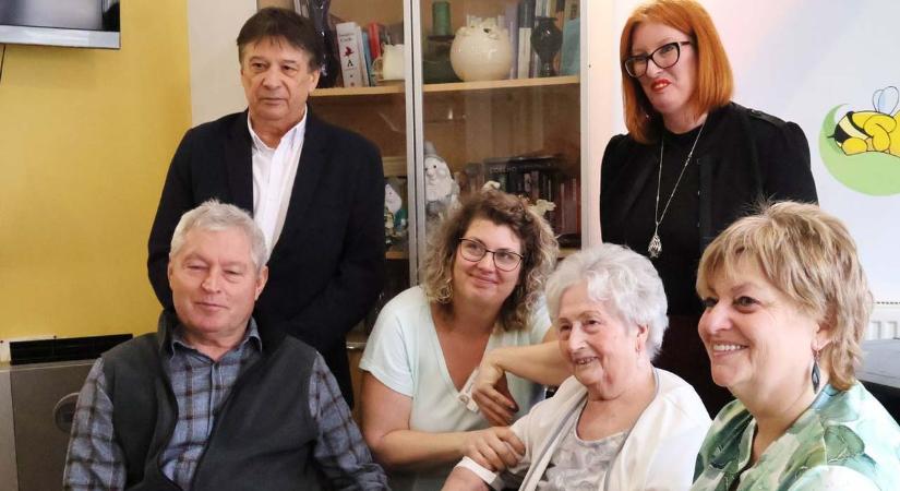 Hosszú, boldog életet tudhat magáénak Marika néni – ilyen volt a köszöntése (képgalériával)