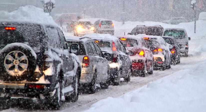 Vészjelzést adtak ki 10 hazai vármegyére, akkora havazás várható