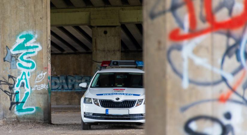 Majdnem tíz év alatt sikerült elfogni egy magát korrupt rendőrnek kiadó, fegyveres rablót