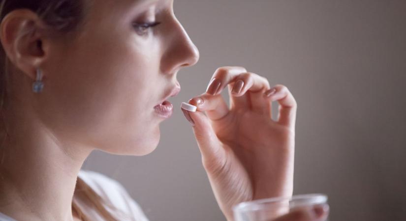 Ezért nem szabad kevés folyadékkal bevenni a tablettákat