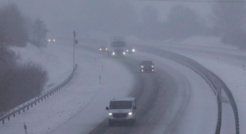 Hófúvás veszélye miatt másodfokú riasztást adtak ki egyes nyugat-dunántúli járásokra
