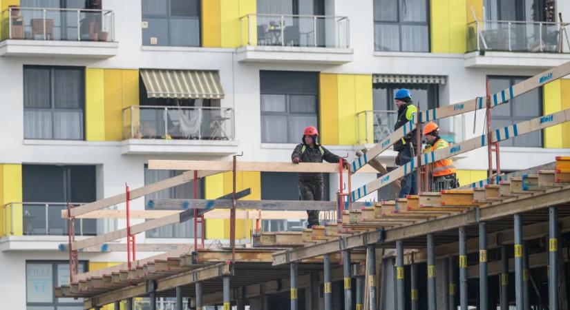 427 ezer forintra emelkedett a nettó mediánkereset decemberben