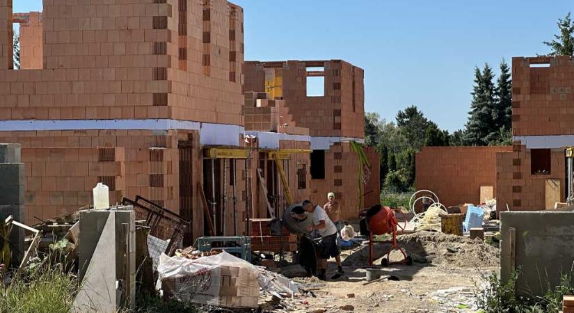 Évtizedes mélypontot értek el a lakásépítések, de Budapesten és környékén már látszik a fény az alagút végén