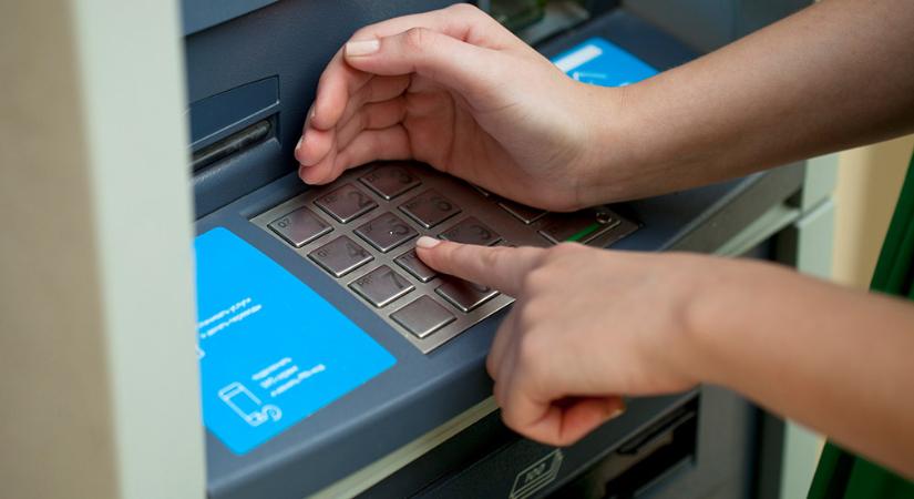 Milliós zsákmányok az ATM-ek „jackpotting” támadásából