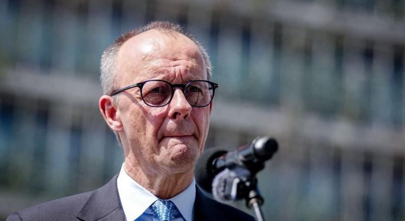 Épül a német rendőrállam: Merzék tudni akarják annak a nevét, aki kritizálja a kormányukat