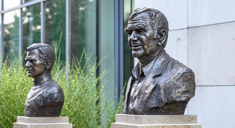 Társat kapnak a debreceni színészóriások