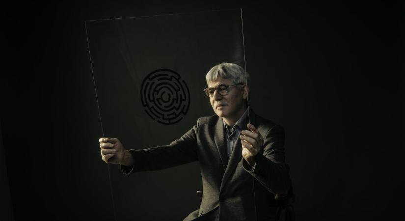 Írott és rajzolt képek. Interjú Orosz István író-képzőművésszel