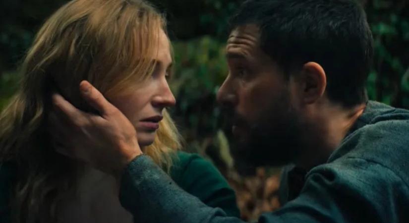 Sophie Turnert és Kit Haringtont a rosszullét kerülgeti egy forgatási videón, miután megcsókolják egymást