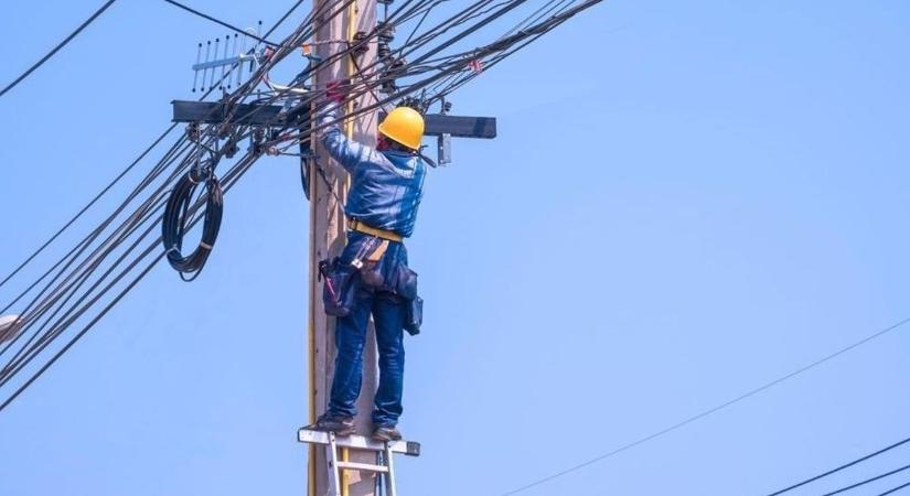 Óriási áramszünetek jönnek Somogyban, összesen 17 településen várható kimaradás