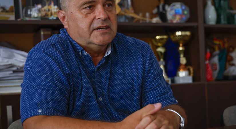 Takarékosan, de biztos lábakon Újtikos