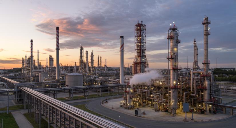 Trump ultimátumot adott, féléves csúcsra ugrott az olajár