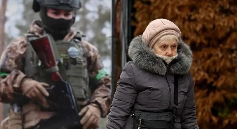 Kényszersorozás: Odesszában egy TCK-s rátámadt egy fiatalra és ütlegelni kezdte – videó