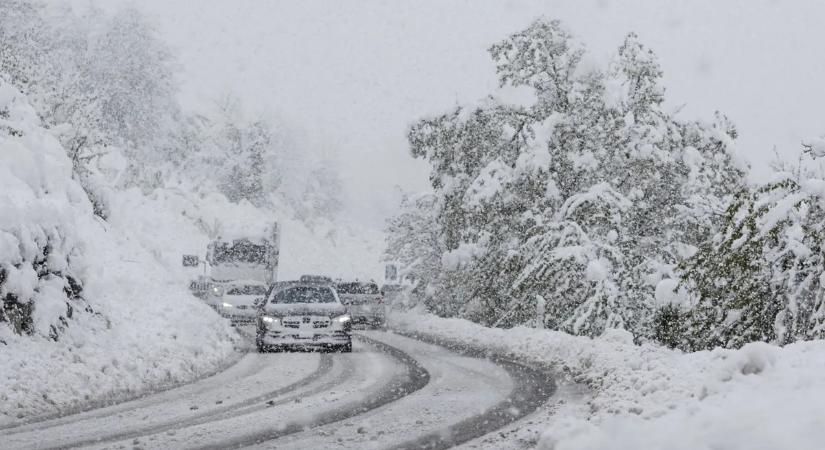 Erről érdemes tudni: ilyen a közlekedési helyzet a havazás miatt Magyarországon