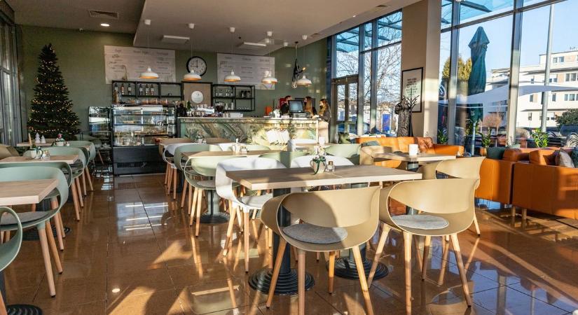 Egy korszak vége: bezár Veszprém közkedvelt reggelizőhelye (videó)