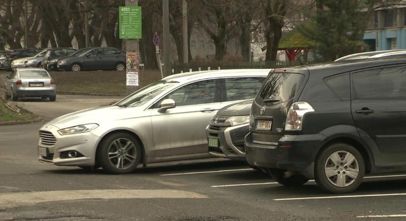 Bővítené a díjmentes parkolást Debrecenben a Fidesz-KDNP frakció