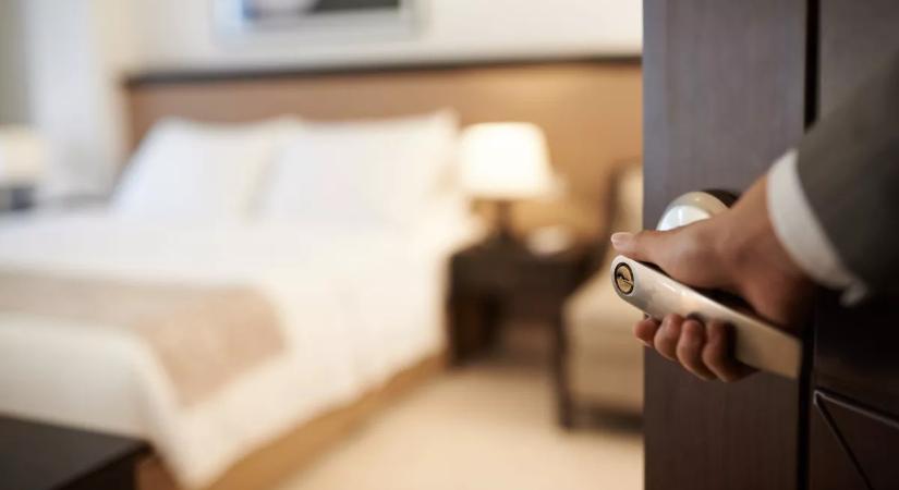 Sok orvos teszi meg azonnal ezt a dolgot, ha belép egy hotelszobába