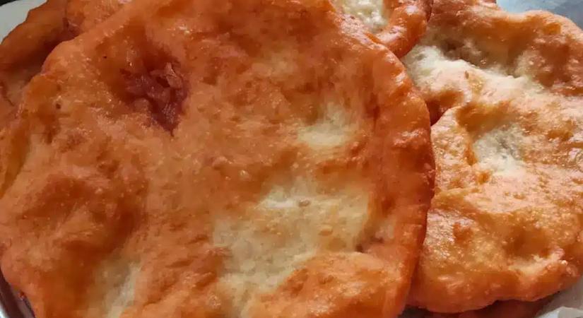 7 lángos 500 forintból? Mutatjuk a receptet, amit a piacon is irigyelnének