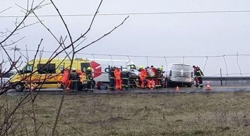 Szörnyű tragédia az M1-es autópályán: már a mentők sem tudtak segíteni - részletek!