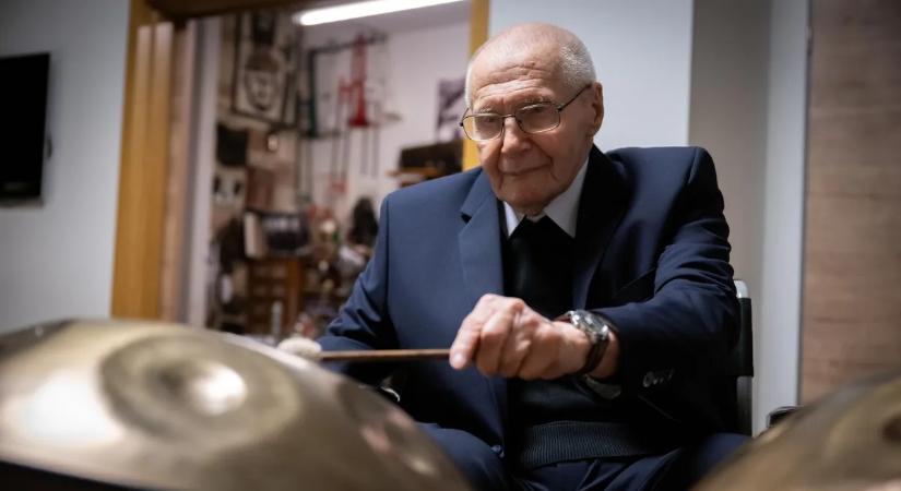 100 éves lett Kurtág György