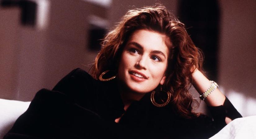 60 éves lett Cindy Crawford, aki elérte, hogy a szupermodell szóról mindig ő jusson eszünkbe – galéria